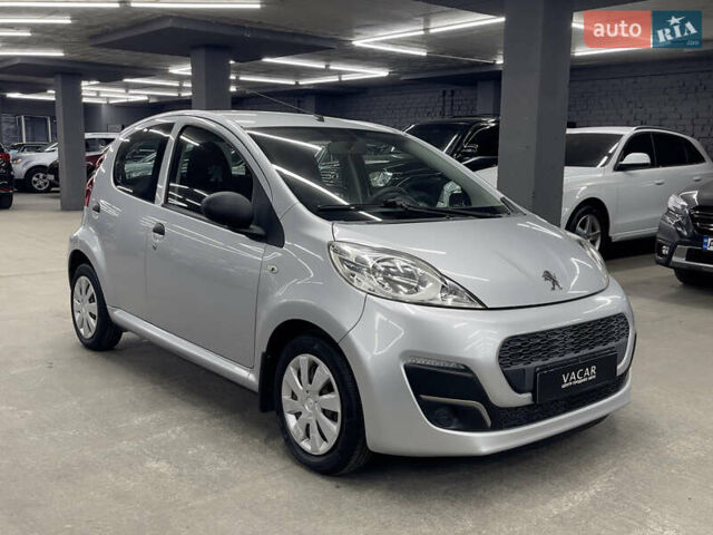 Сірий Пежо 107, об'ємом двигуна 1 л та пробігом 76 тис. км за 5500 $, фото 5 на Automoto.ua