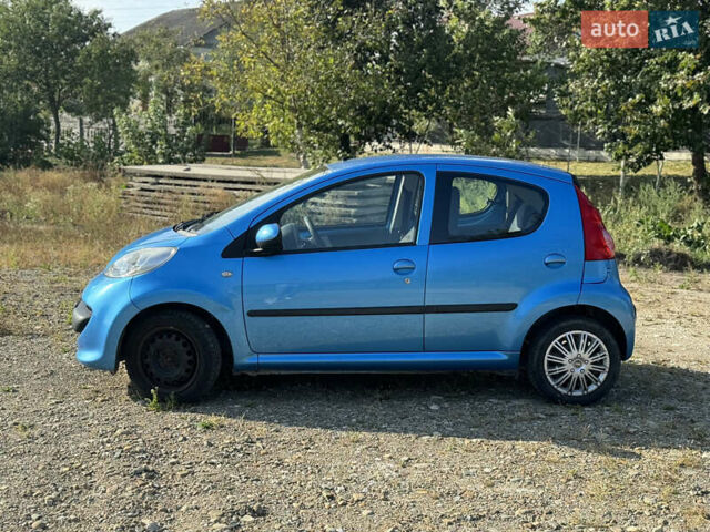 Синий Пежо 107, объемом двигателя 1 л и пробегом 242 тыс. км за 3900 $, фото 1 на Automoto.ua