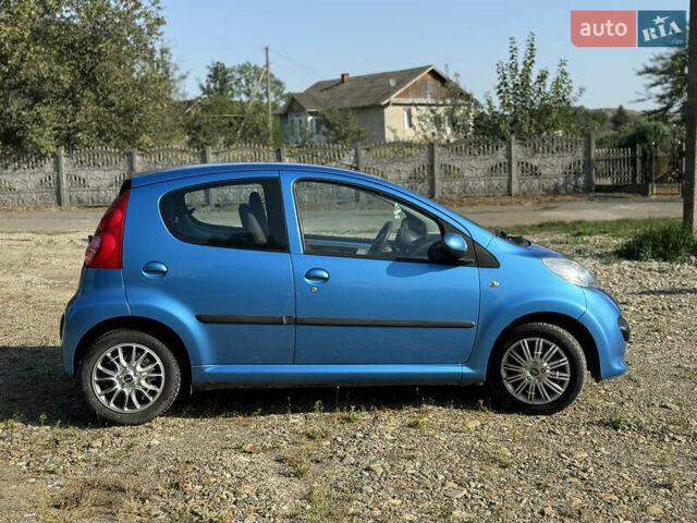 Синий Пежо 107, объемом двигателя 1 л и пробегом 242 тыс. км за 3900 $, фото 4 на Automoto.ua