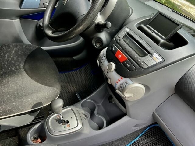 Синій Пежо 107, об'ємом двигуна 1 л та пробігом 186 тис. км за 5000 $, фото 14 на Automoto.ua