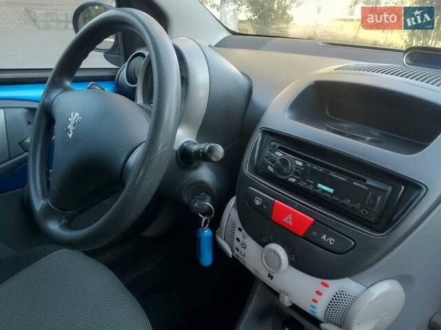 Синий Пежо 107, объемом двигателя 1 л и пробегом 114 тыс. км за 5300 $, фото 12 на Automoto.ua