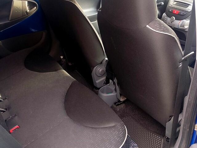 Синий Пежо 107, объемом двигателя 1 л и пробегом 180 тыс. км за 5500 $, фото 6 на Automoto.ua