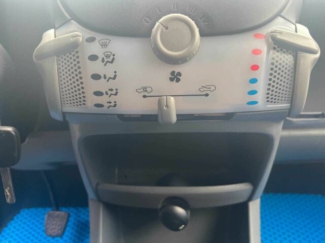 Синий Пежо 107, объемом двигателя 1 л и пробегом 96 тыс. км за 5440 $, фото 20 на Automoto.ua