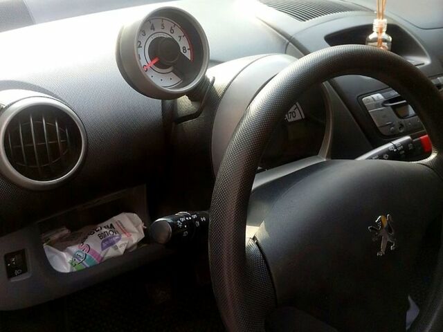 Синий Пежо 107, объемом двигателя 1 л и пробегом 180 тыс. км за 5500 $, фото 4 на Automoto.ua