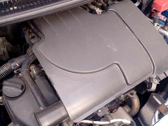 Синий Пежо 107, объемом двигателя 1 л и пробегом 180 тыс. км за 5500 $, фото 9 на Automoto.ua