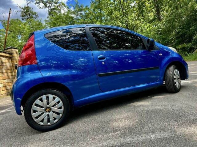 Синій Пежо 107, об'ємом двигуна 1 л та пробігом 186 тис. км за 5000 $, фото 4 на Automoto.ua