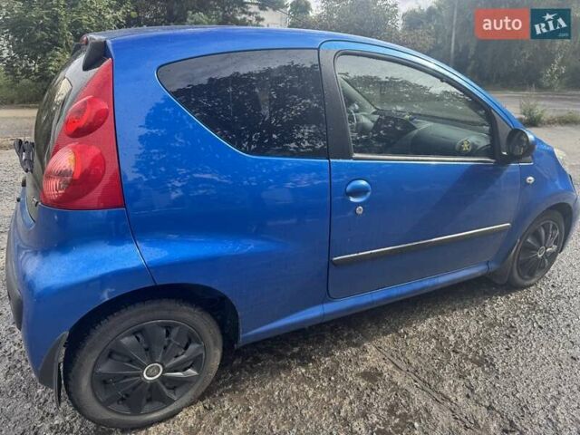 Синий Пежо 107, объемом двигателя 1 л и пробегом 90 тыс. км за 5200 $, фото 1 на Automoto.ua