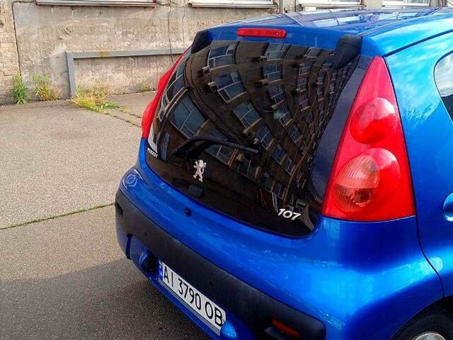 Синий Пежо 107, объемом двигателя 1 л и пробегом 180 тыс. км за 5500 $, фото 3 на Automoto.ua