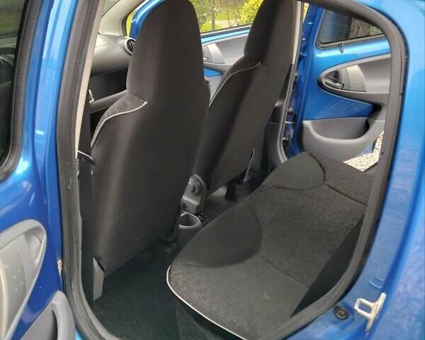 Синий Пежо 107, объемом двигателя 1 л и пробегом 96 тыс. км за 5500 $, фото 2 на Automoto.ua