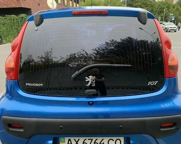 Синий Пежо 107, объемом двигателя 1 л и пробегом 113 тыс. км за 4200 $, фото 3 на Automoto.ua