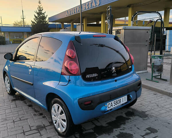 Синій Пежо 107, об'ємом двигуна 0.98 л та пробігом 97 тис. км за 6500 $, фото 2 на Automoto.ua