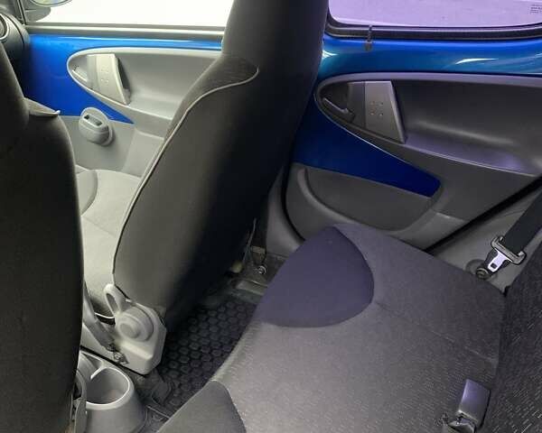 Синий Пежо 107, объемом двигателя 1 л и пробегом 113 тыс. км за 4200 $, фото 5 на Automoto.ua