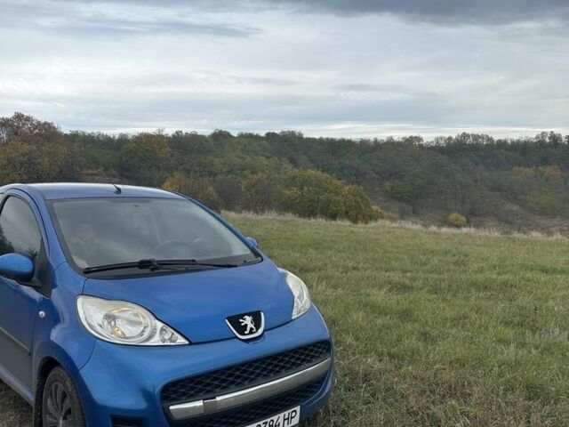 Синий Пежо 107, объемом двигателя 1 л и пробегом 217 тыс. км за 5200 $, фото 1 на Automoto.ua