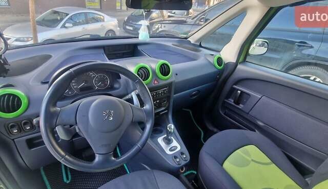 Зеленый Пежо 107, объемом двигателя 1.36 л и пробегом 117 тыс. км за 4800 $, фото 5 на Automoto.ua