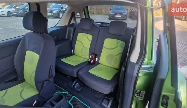 Зеленый Пежо 107, объемом двигателя 1.36 л и пробегом 117 тыс. км за 4800 $, фото 6 на Automoto.ua