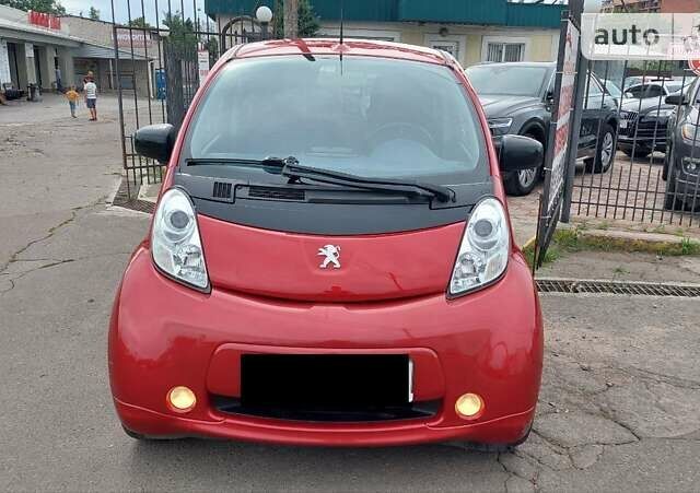 Красный Пежо 108, объемом двигателя 0 л и пробегом 119 тыс. км за 5799 $, фото 1 на Automoto.ua