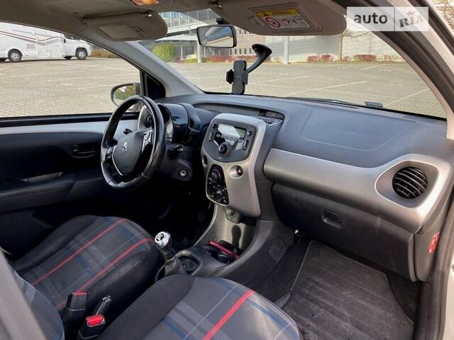 Пежо 108, объемом двигателя 1 л и пробегом 180 тыс. км за 6000 $, фото 5 на Automoto.ua