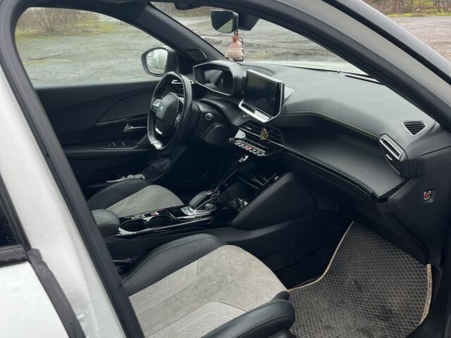 Белый Пежо 2008, объемом двигателя 0 л и пробегом 67 тыс. км за 367 $, фото 3 на Automoto.ua