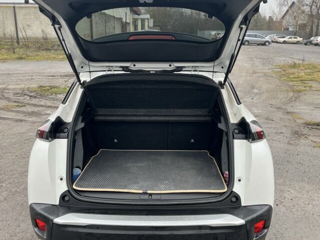 Белый Пежо 2008, объемом двигателя 0 л и пробегом 67 тыс. км за 367 $, фото 4 на Automoto.ua