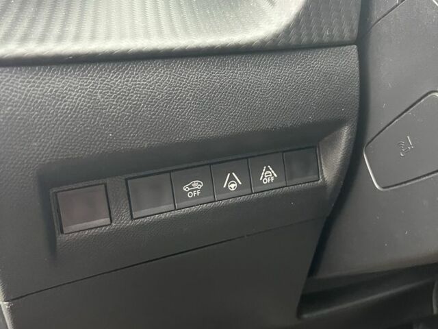 Белый Пежо 2008, объемом двигателя 0 л и пробегом 67 тыс. км за 367 $, фото 10 на Automoto.ua