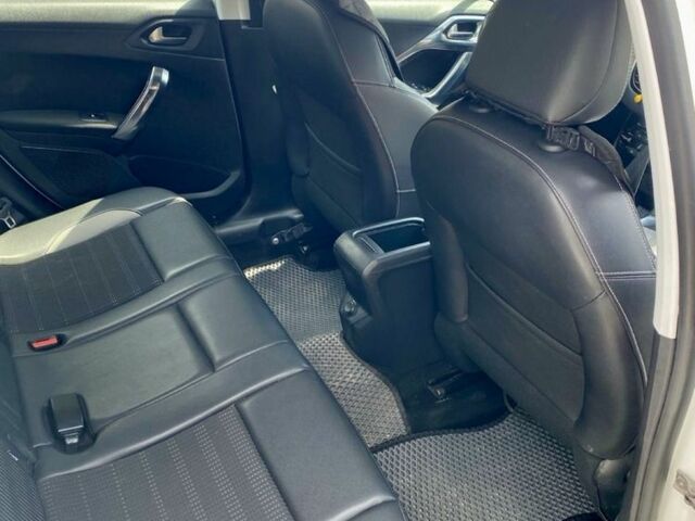 Білий Пежо 2008, об'ємом двигуна 1.6 л та пробігом 237 тис. км за 9200 $, фото 4 на Automoto.ua