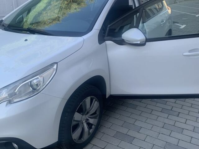 Белый Пежо 2008, объемом двигателя 1.2 л и пробегом 171 тыс. км за 8000 $, фото 1 на Automoto.ua