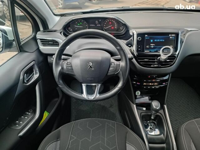 Белый Пежо 2008, объемом двигателя 1.2 л и пробегом 79 тыс. км за 11990 $, фото 14 на Automoto.ua