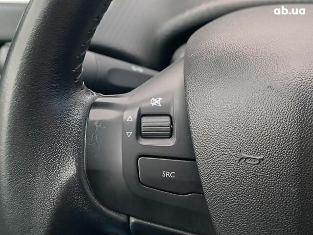 Белый Пежо 2008, объемом двигателя 1.2 л и пробегом 79 тыс. км за 11990 $, фото 25 на Automoto.ua