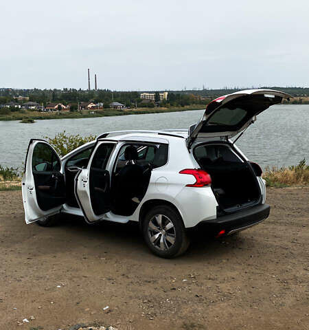 Білий Пежо 2008, об'ємом двигуна 1.2 л та пробігом 95 тис. км за 10600 $, фото 13 на Automoto.ua