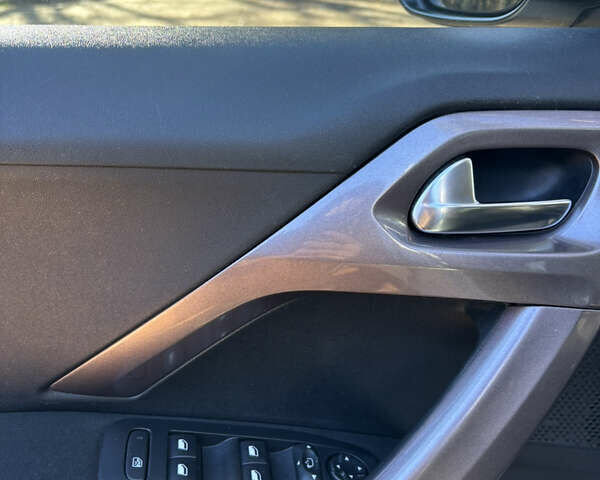 Белый Пежо 2008, объемом двигателя 1.2 л и пробегом 121 тыс. км за 9900 $, фото 11 на Automoto.ua