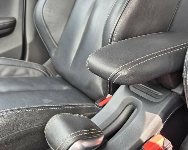 Пежо 2008 2014 у Івано-Франківську на Automoto.ua Білий Пежо 2008, об'ємом двигуна 1.2 л та пробігом 84 тис. км за 9999 $, фото 40 на Automoto.ua