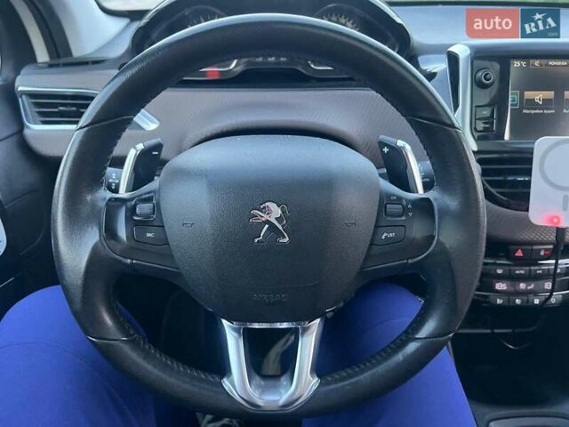 Білий Пежо 2008, об'ємом двигуна 1.2 л та пробігом 118 тис. км за 9000 $, фото 20 на Automoto.ua