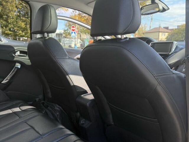 Белый Пежо 2008, объемом двигателя 1.2 л и пробегом 174 тыс. км за 6900 $, фото 16 на Automoto.ua