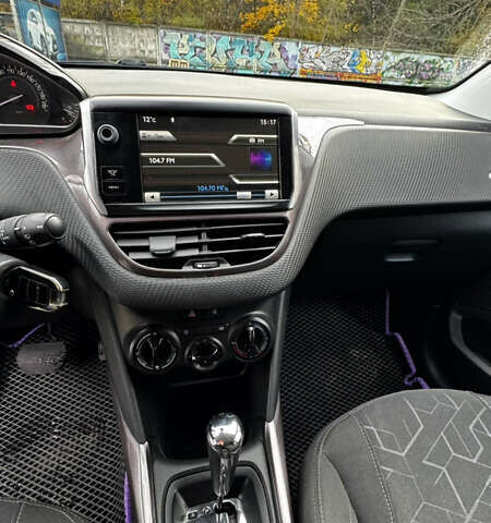 Пежо 2008 2014 у Львові на Automoto.ua Білий Пежо 2008, об'ємом двигуна 1.6 л та пробігом 120 тис. км за 9000 $, фото 8 на Automoto.ua