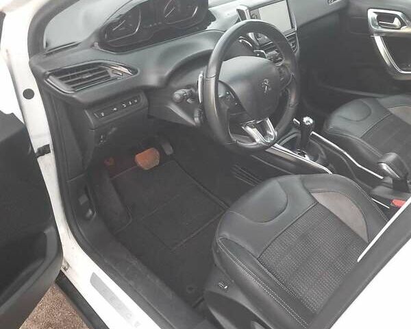 Белый Пежо 2008, объемом двигателя 1.6 л и пробегом 168 тыс. км за 10300 $, фото 7 на Automoto.ua