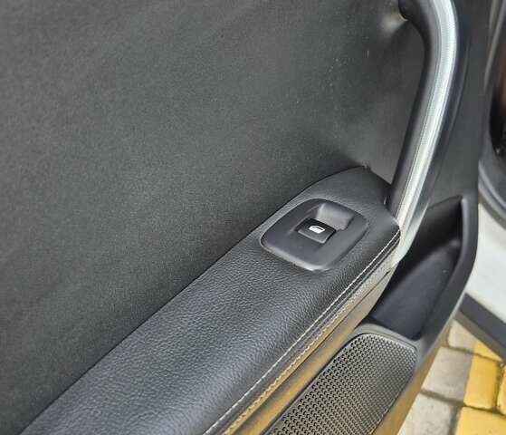 Білий Пежо 2008, об'ємом двигуна 1.2 л та пробігом 84 тис. км за 9999 $, фото 45 на Automoto.ua