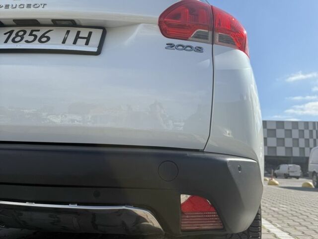 Белый Пежо 2008, объемом двигателя 1.2 л и пробегом 174 тыс. км за 6900 $, фото 10 на Automoto.ua