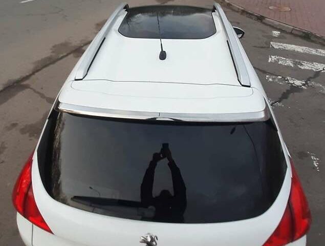 Белый Пежо 2008, объемом двигателя 1.6 л и пробегом 168 тыс. км за 10300 $, фото 4 на Automoto.ua