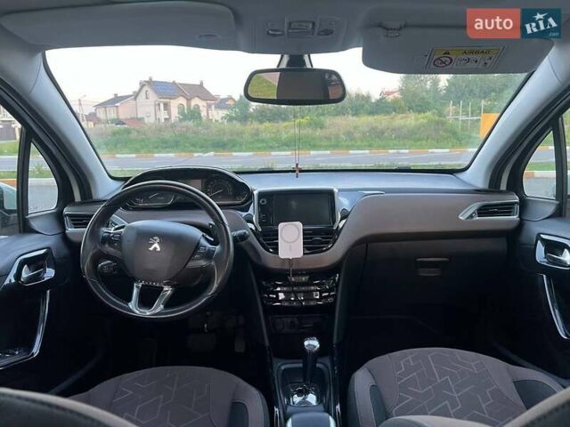 Білий Пежо 2008, об'ємом двигуна 1.2 л та пробігом 118 тис. км за 9000 $, фото 8 на Automoto.ua