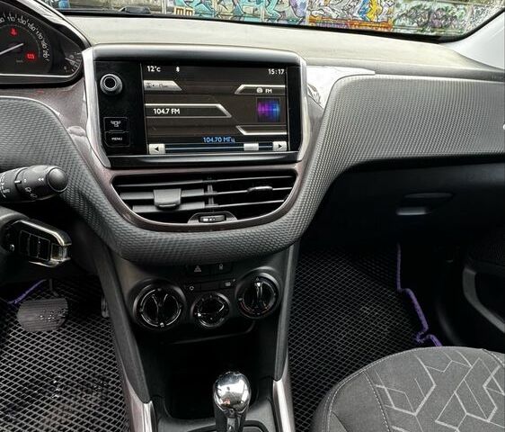 Пежо 2008 2014 у Львові на Automoto.ua Білий Пежо 2008, об'ємом двигуна 1.6 л та пробігом 120 тис. км за 8700 $, фото 4 на Automoto.ua