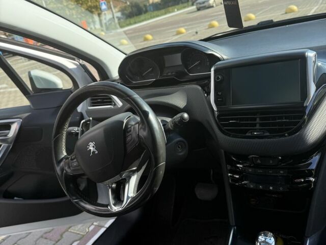 Белый Пежо 2008, объемом двигателя 1.2 л и пробегом 174 тыс. км за 6900 $, фото 21 на Automoto.ua