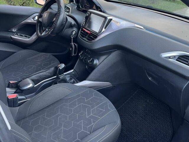 Білий Пежо 2008, об'ємом двигуна 1.6 л та пробігом 141 тис. км за 7600 $, фото 7 на Automoto.ua