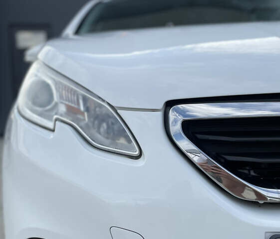 Білий Пежо 2008, об'ємом двигуна 1.6 л та пробігом 98 тис. км за 8499 $, фото 3 на Automoto.ua