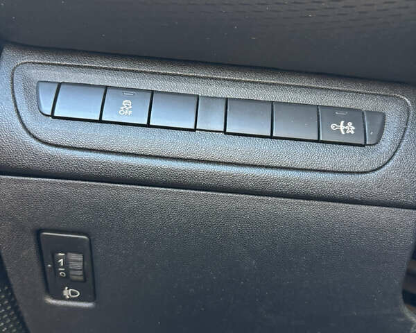 Белый Пежо 2008, объемом двигателя 1.2 л и пробегом 121 тыс. км за 9900 $, фото 18 на Automoto.ua