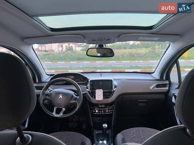 Білий Пежо 2008, об'ємом двигуна 1.2 л та пробігом 118 тис. км за 9000 $, фото 9 на Automoto.ua