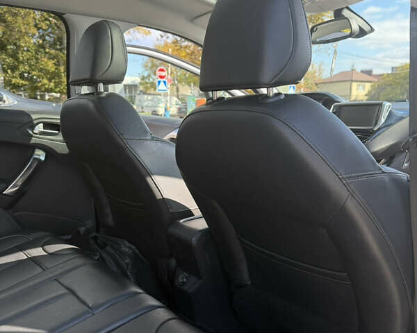 Белый Пежо 2008, объемом двигателя 1.2 л и пробегом 174 тыс. км за 6900 $, фото 17 на Automoto.ua