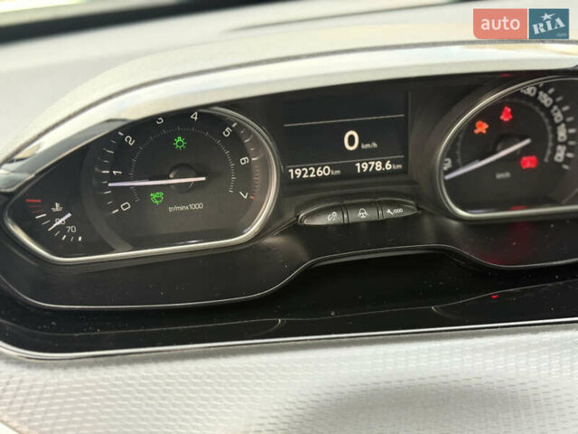 Білий Пежо 2008, об'ємом двигуна 1.2 л та пробігом 192 тис. км за 6999 $, фото 28 на Automoto.ua