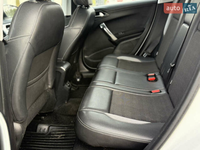 Білий Пежо 2008, об'ємом двигуна 1.2 л та пробігом 192 тис. км за 6999 $, фото 32 на Automoto.ua