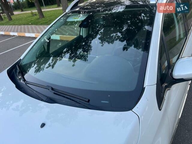 Білий Пежо 2008, об'ємом двигуна 1.2 л та пробігом 118 тис. км за 9000 $, фото 3 на Automoto.ua