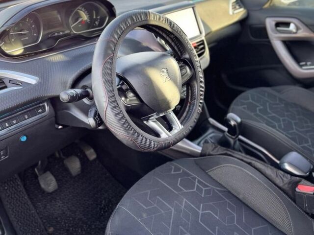 Білий Пежо 2008, об'ємом двигуна 1.6 л та пробігом 141 тис. км за 7600 $, фото 3 на Automoto.ua